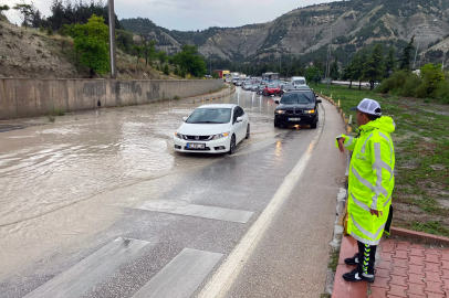 Burdur'da yağmur hayatı olumsuz etkiledi