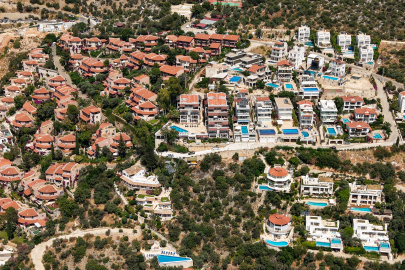 Antalya'daki lüks villalarda tatilin bedeli 50 bin ile 500 bin lira arasında